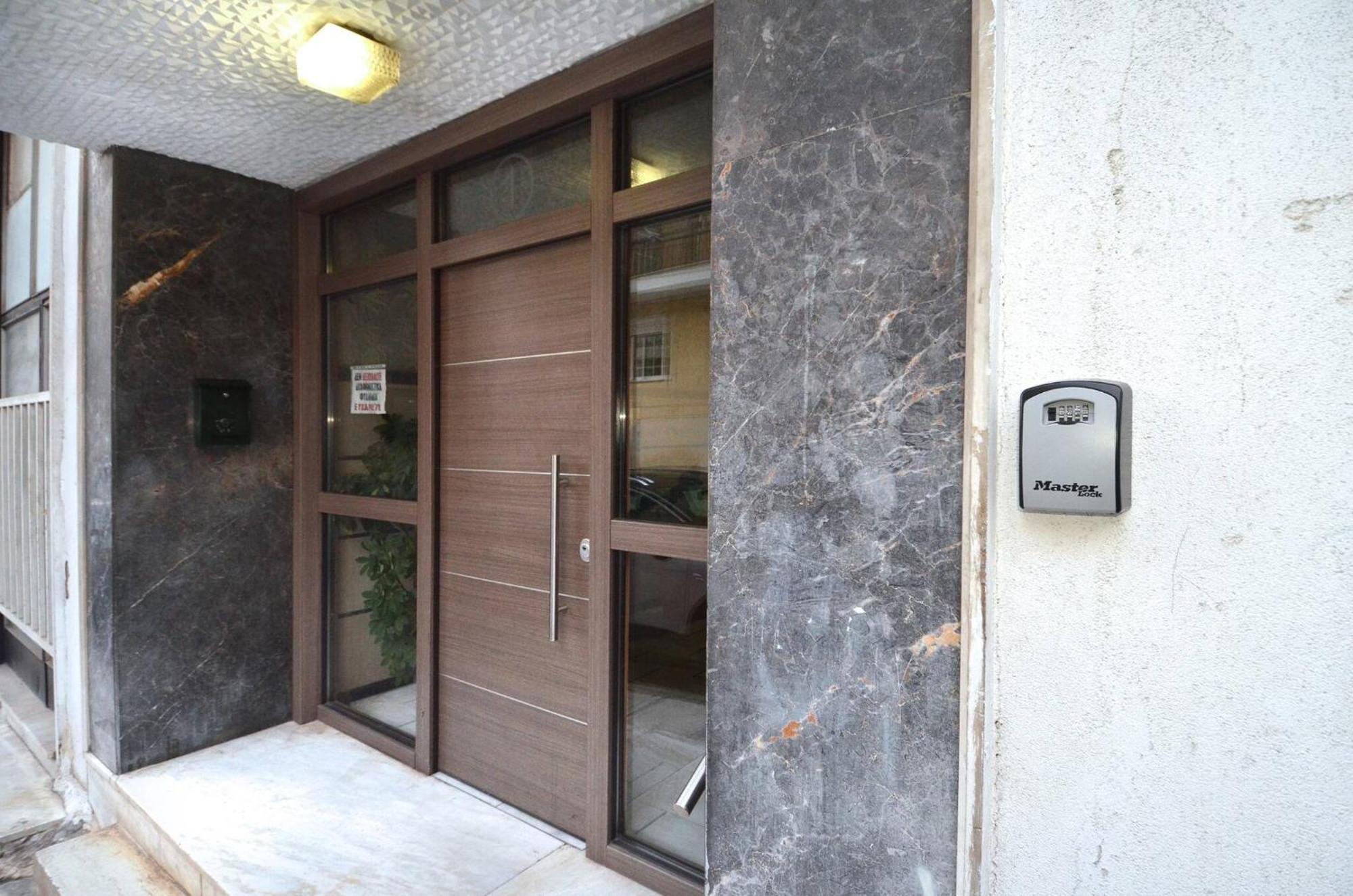 A Minimal Retire At Kypseli With An Amazing View Apartamento Atenas Exterior foto