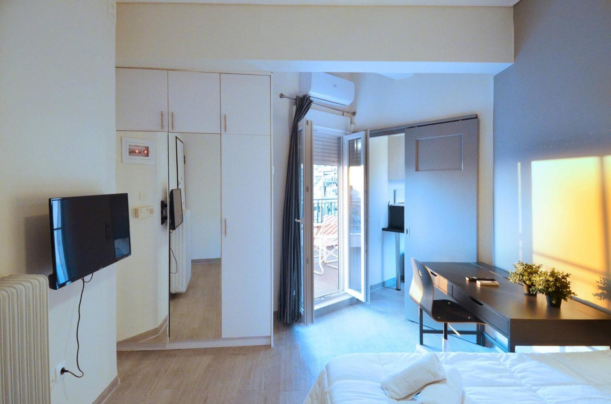 A Minimal Retire At Kypseli With An Amazing View Apartamento Atenas Exterior foto